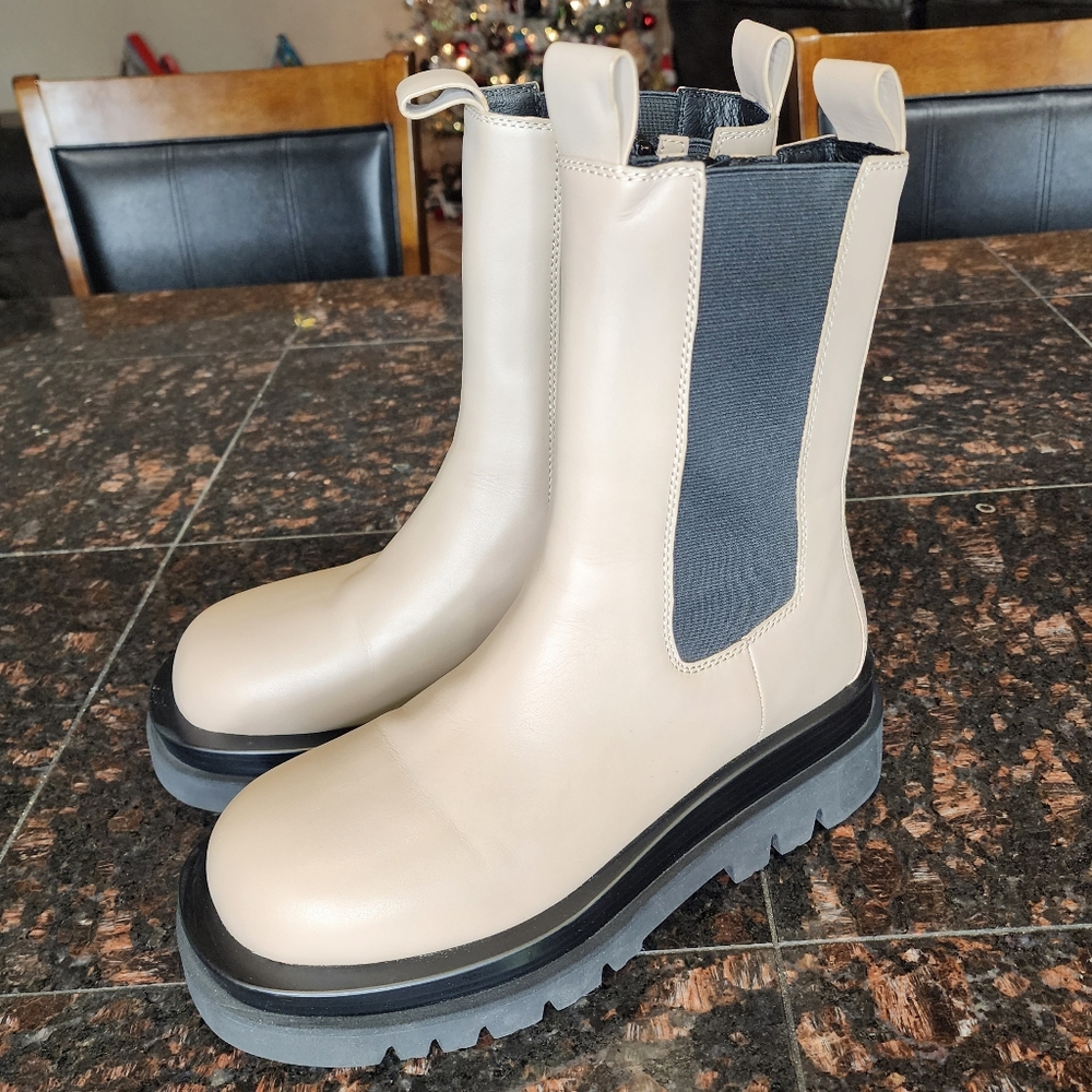Jeffrey Campbell Tanked Chelsea Boots | Dark Nude | Size 9| EUC